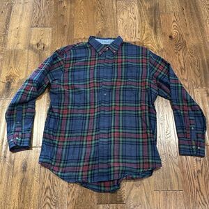 Izod Men’s Flannel. Blue/Burgundy/Green Plaid. Sz L.
